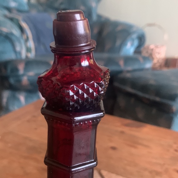 Avon 1876 Cape Cod Ruby Red Wine/Bubble Bath Decanter. Collectable Set/2 - Picture 6 of 12